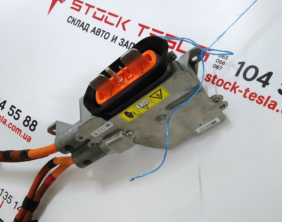 1 1062600-10-C Repartidor con cables de alta tensión, ensamblado Tesla modelo S REST 1507386-15-B. El kit incluye las piezas 1055874-10-F, 1038772-10-H, 1097000-10-E, 1062600-10-C.